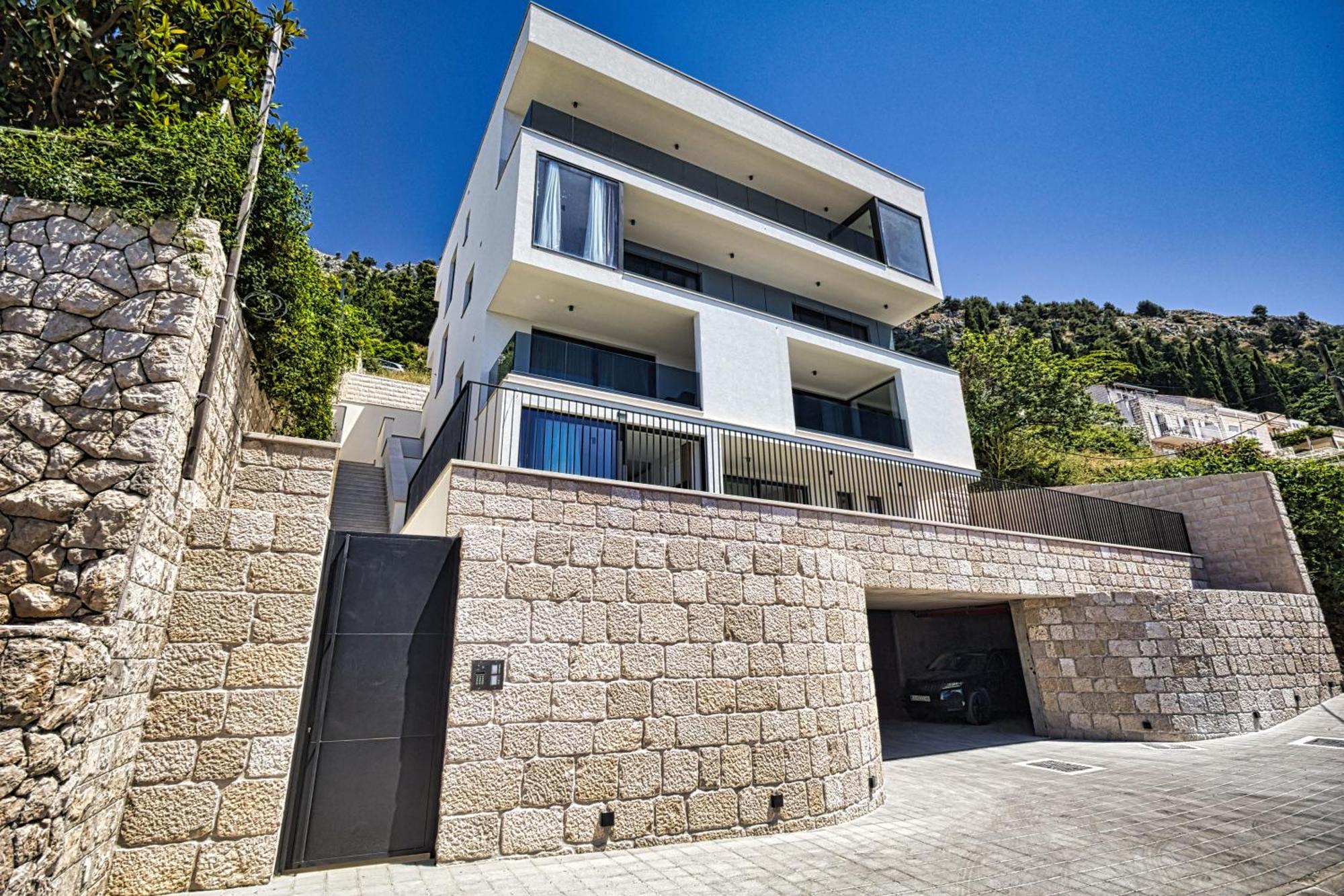 Apartamento de 2 dormitorios con balcón y terraza